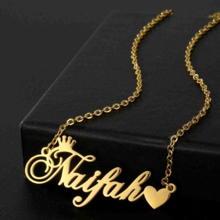 Royal Heart Elegance – Crown + Heart Design